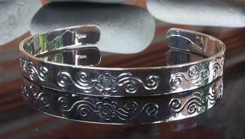 Bangle bali silver bead