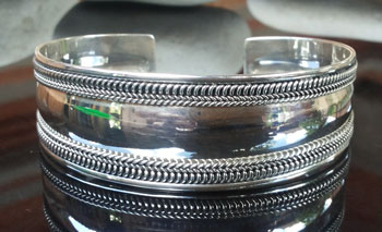 Bangle bali silver bead