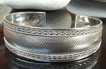 Bangle bali silver bead