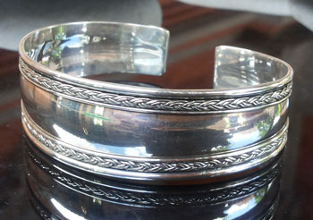 Bangle bali silver bead