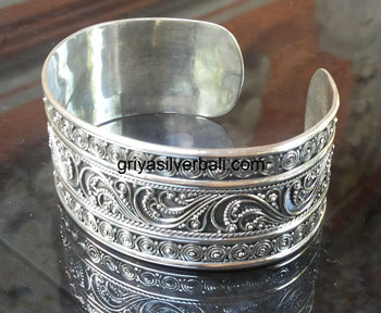 Bangle bali silver bead