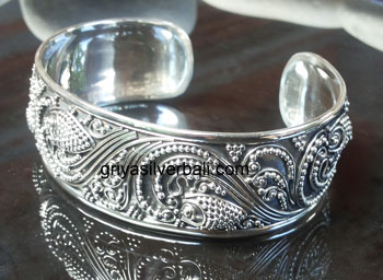 Bangle bali silver bead