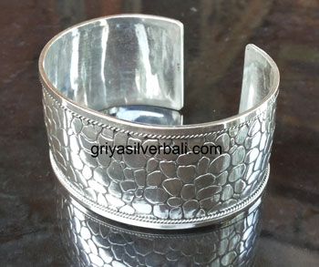 Bangle bali silver bead