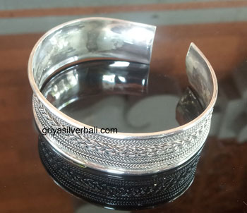 Bangle bali silver bead