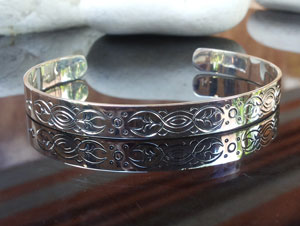 Bangle bali silver bead