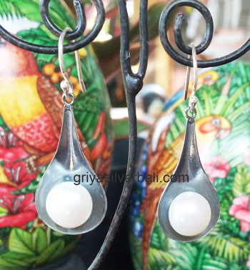 Earring bali silver bead