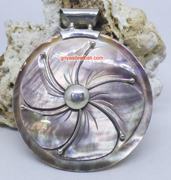 Pendant Shell bali silver bead