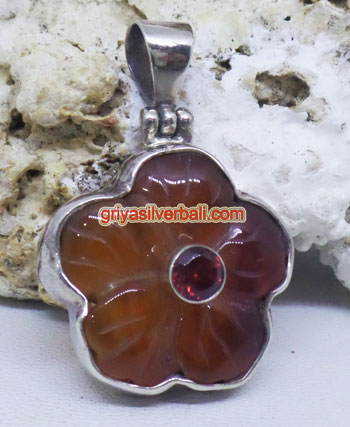 Pendant Shell bali silver bead