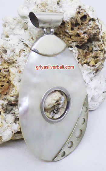 Pendant Shell bali silver bead