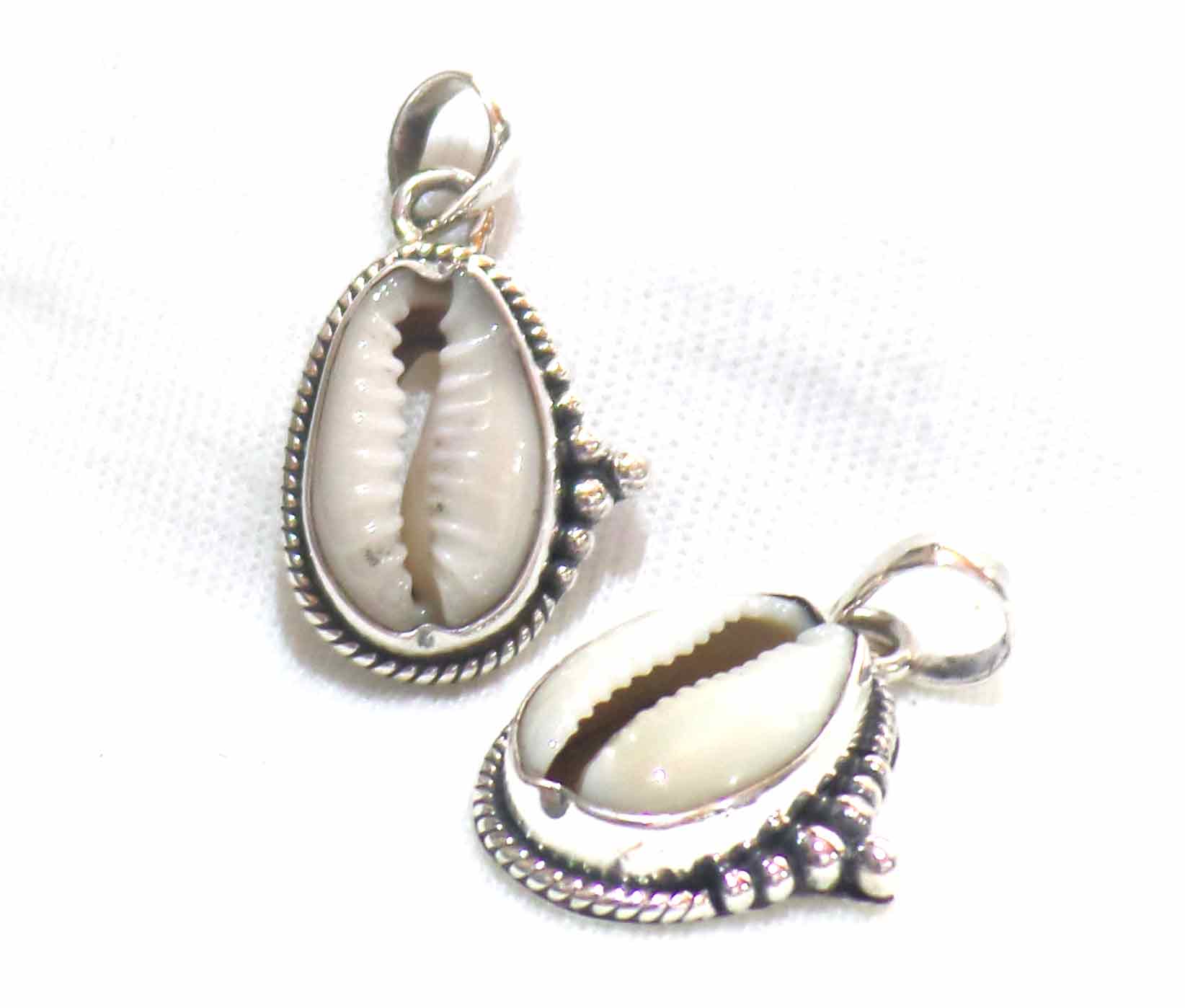 Pendant Shell Cowrie bali silver bead