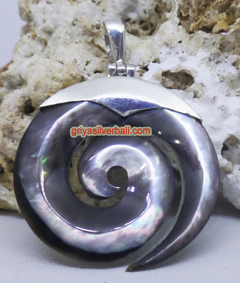 Pendant With Stone bali silver bead