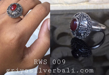 Ring With Stone bali silver bead