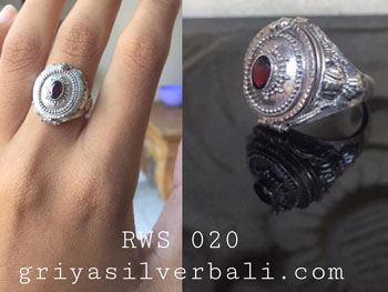 Ring With Stone bali silver bead